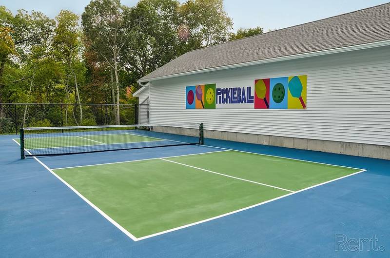 Waterford Woods pickleball court
