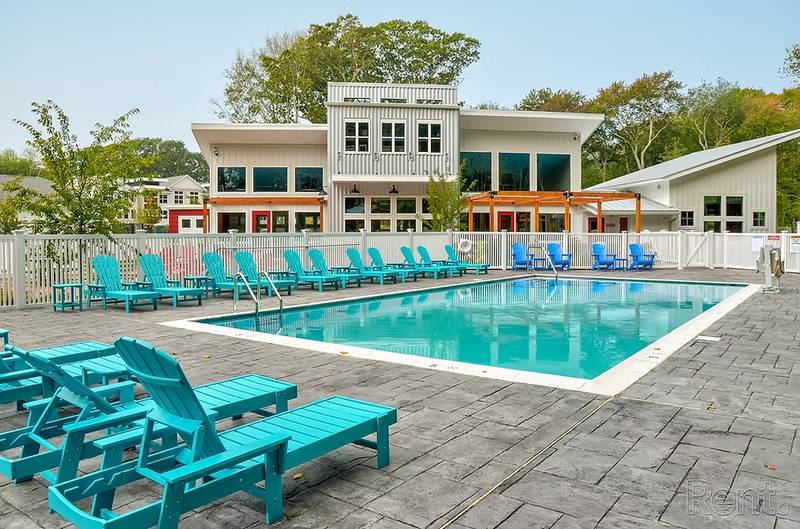 Waterford Woods pool